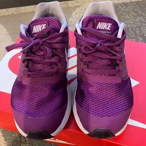 Nike tennis shoe. Youth size 3.5.